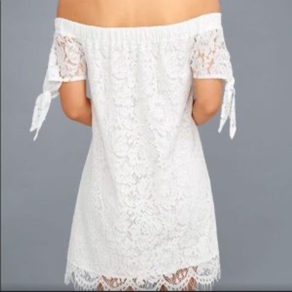 Lulu’s Divine to Five White Lace Shift Dress Off the Shoulder NWT size Small - Picture 2 of 14